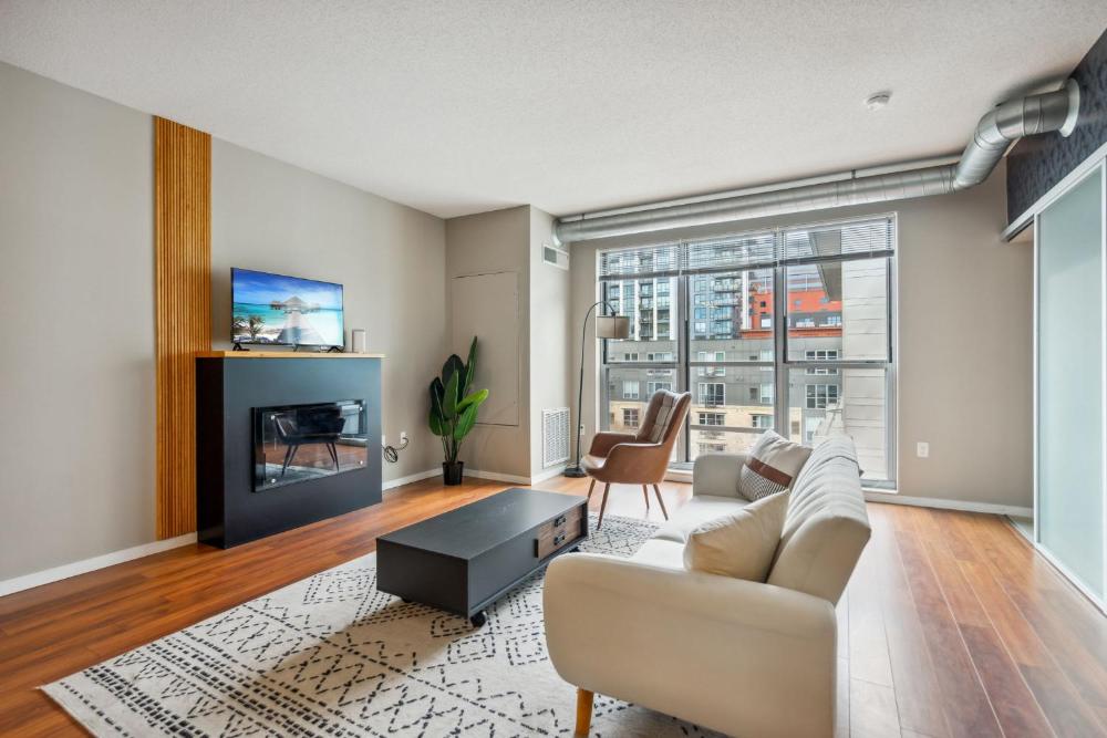 CozySuites 2BR Mill District with gym # 01